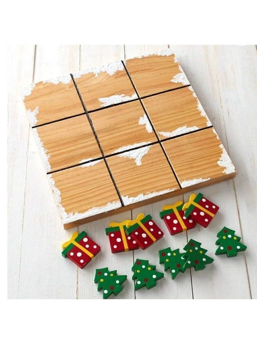 Christmas Board Game - Tic-Tac-Toe with Christmas Playing Pieces‎ - Tree/Gifts
